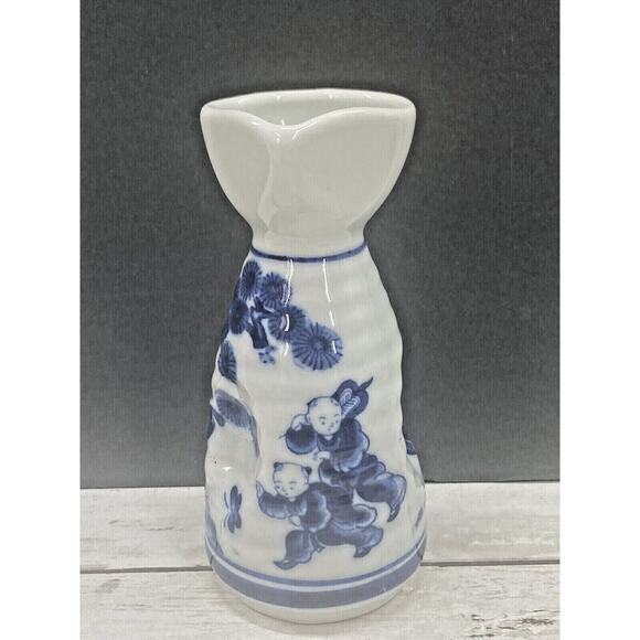 Small Antique Japanese Blue and White Porcelain Sakura Tree Sake Bottle - Picture 1 of 10